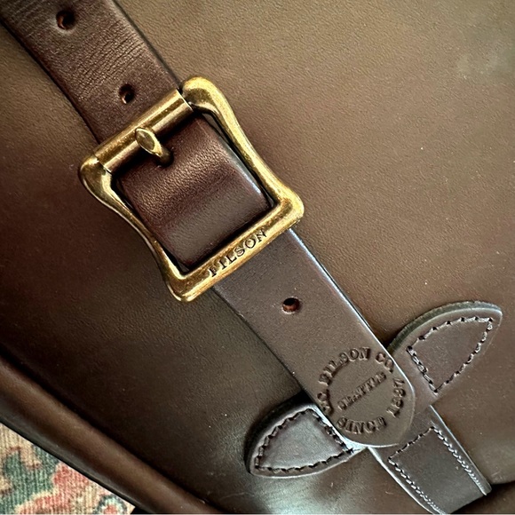 Filson Bags Filson Leather Brass Weatherproof Rolling Medium Carry On Sierra Suitcase Bag